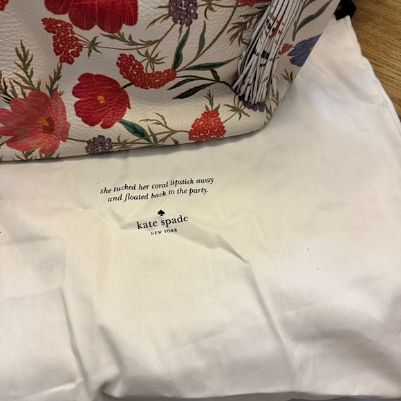 Kate Spade Kingston Drive Vivian Blossom bag and a cream wallet - Picture 13 of 16